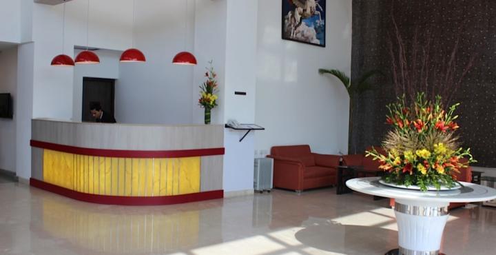 Xenious World Square Hotel Ghaziabad Dış mekan fotoğraf