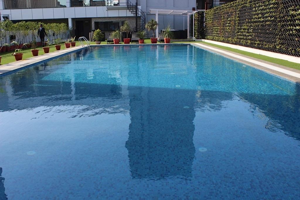 Xenious World Square Hotel Ghaziabad Dış mekan fotoğraf