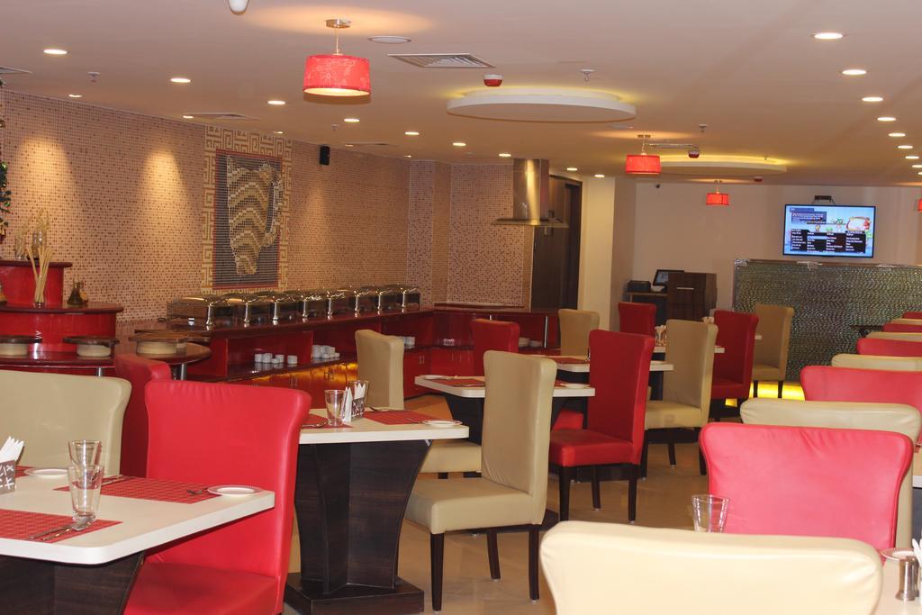 Xenious World Square Hotel Ghaziabad Dış mekan fotoğraf