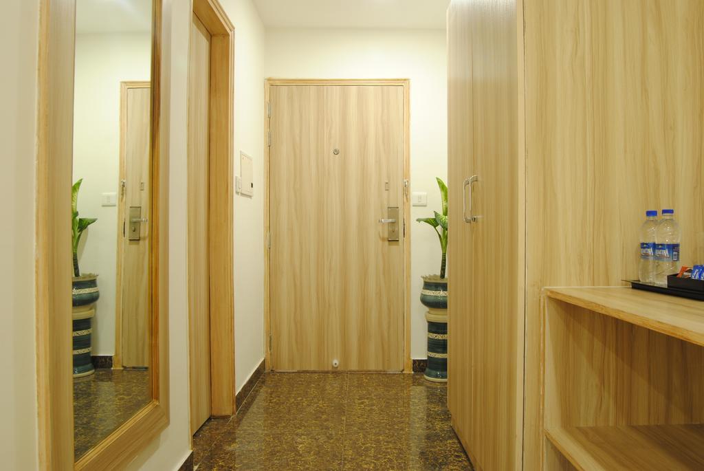 Xenious World Square Hotel Ghaziabad Dış mekan fotoğraf
